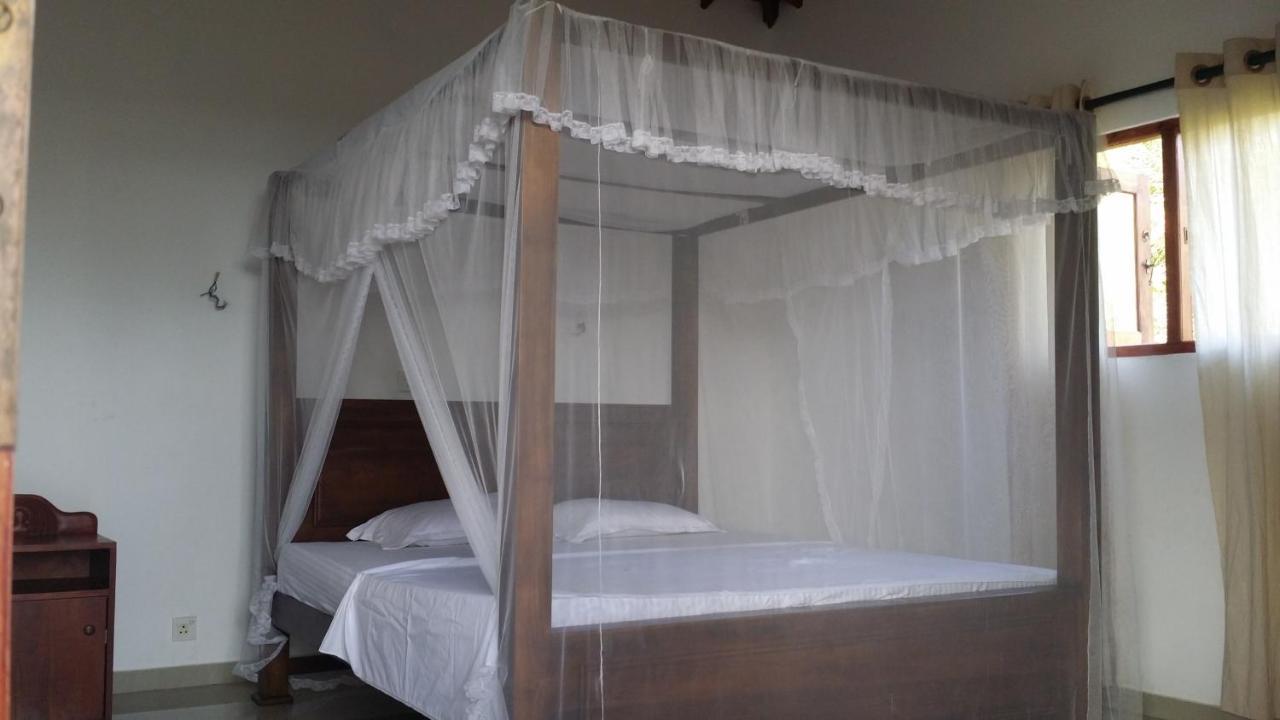 Ocean On House Guest House Unawatuna Exterior photo